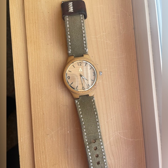 Treehut Watch - Picture 5 of 6